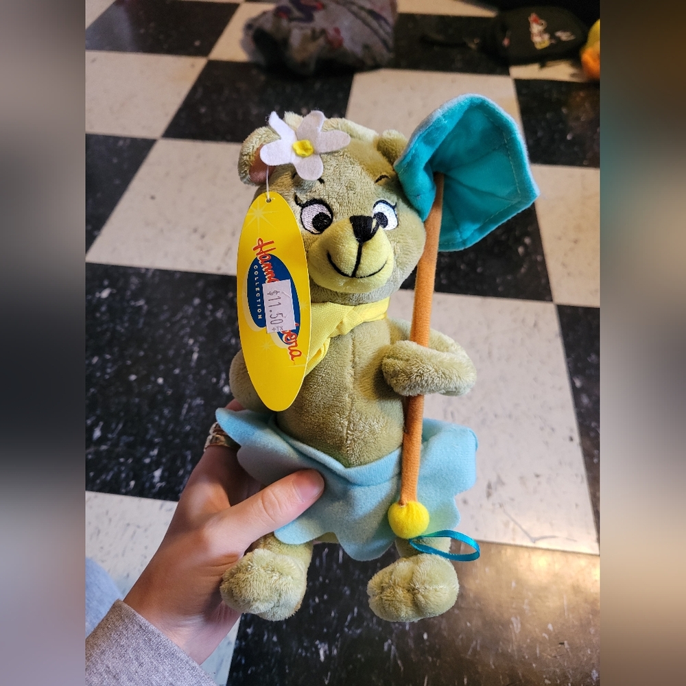 ✨️NWT✨️ 2019 Yogi Bear Cindy Plush